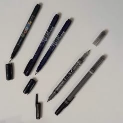 Sortie 🌟 Stylo Feutre Technique Feutres Pour Manga, Dessins, Ou écriture, , Lot De 5 Feutres Et 7 Pointes Tombow 🤩
